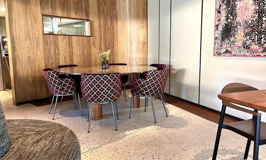 terrazzo-im-restaurant-juma-in-leifers-projektant-studio-settari-bozen